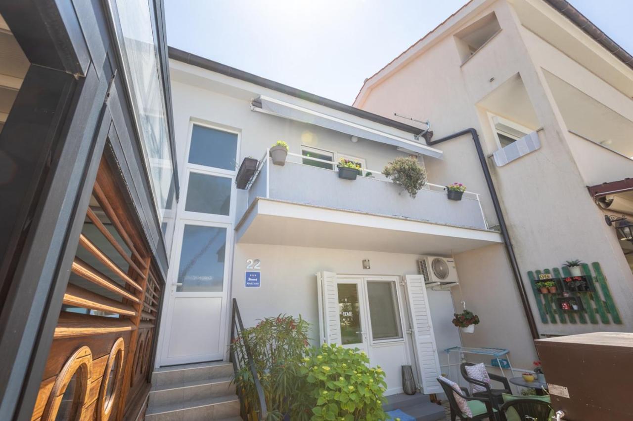 Apartment Oleander Malinska Exteriör bild