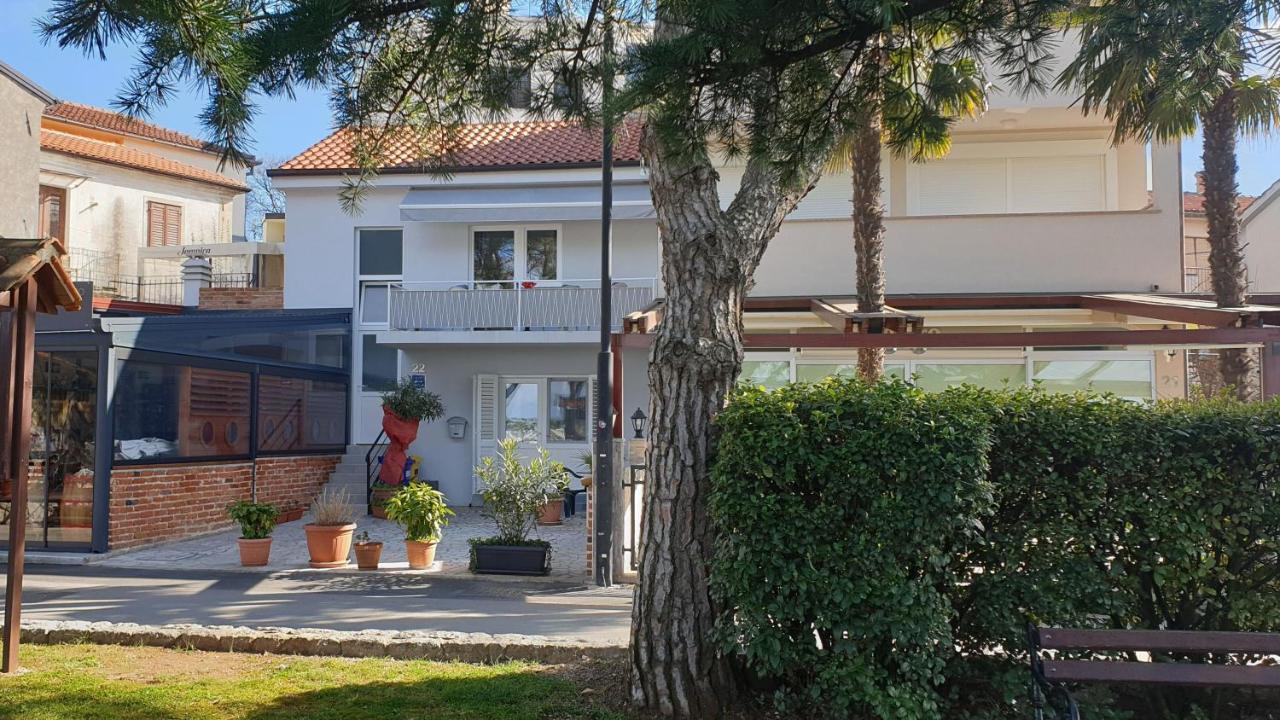 Apartment Oleander Malinska Exteriör bild