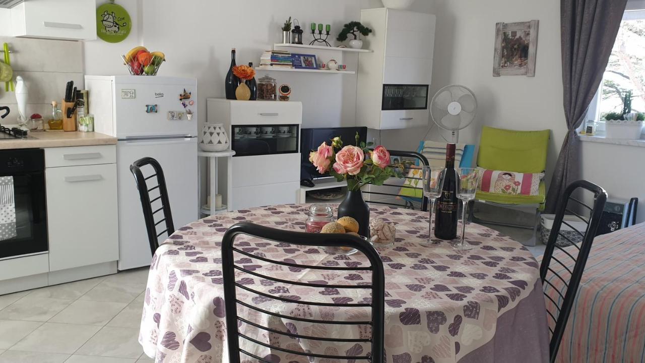 Apartment Oleander Malinska Exteriör bild